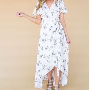 Stunning Promesa wrap dress.